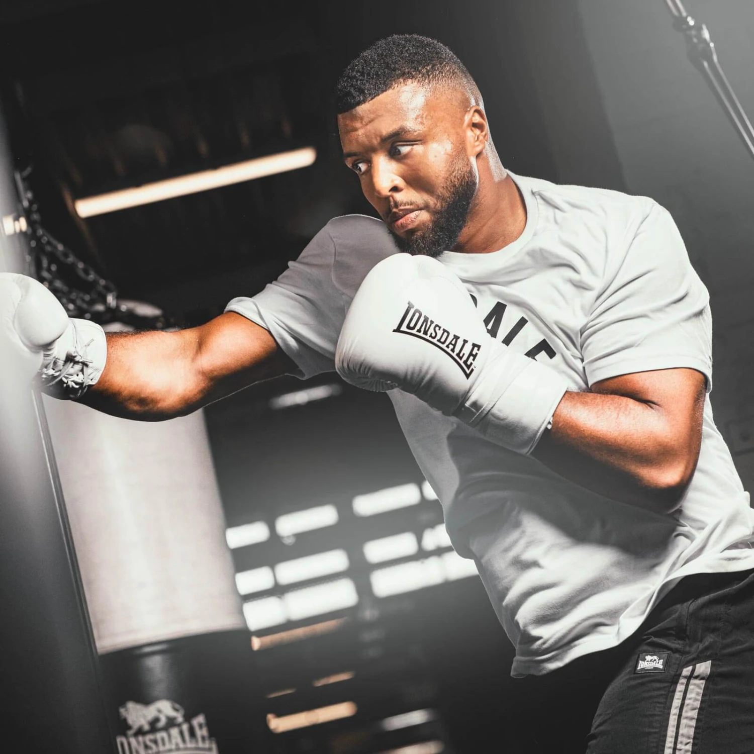 Lonsdale Sales Store 60 Lonsdale Sales Store -LONSDALE Sales